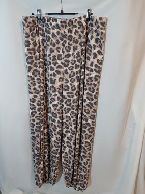 Zenana Outfitters Leopard Print Wide-Leg Side Slit Harem Joggers - 2X